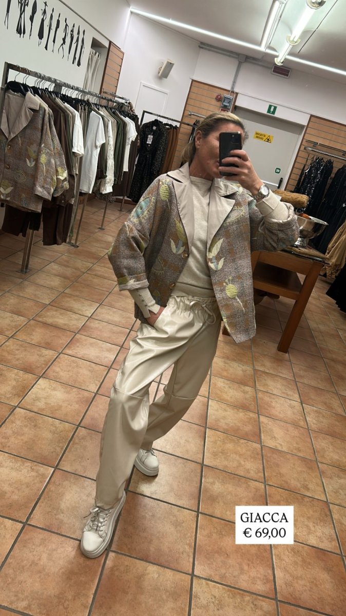 Giacca fantasia scatoletta dal gusto sartoriale - immagine 7